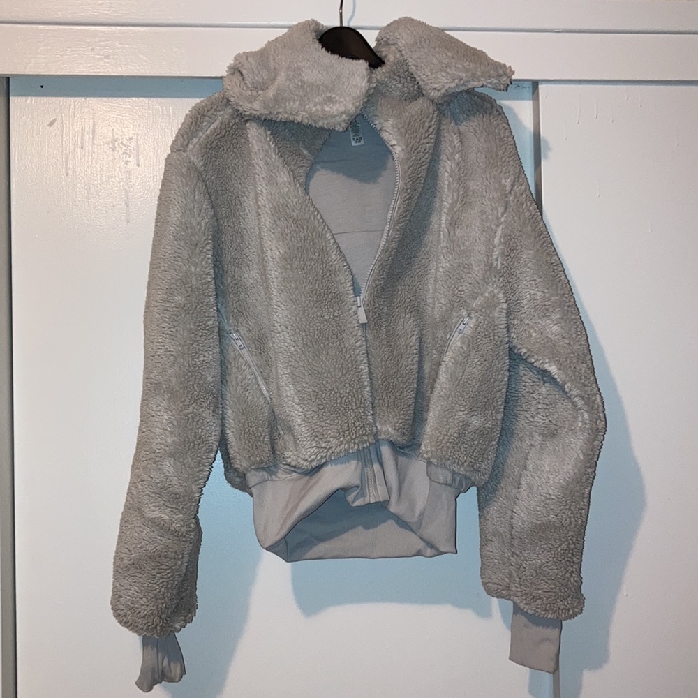 ALO Yoga foxy Sherpa Jacket